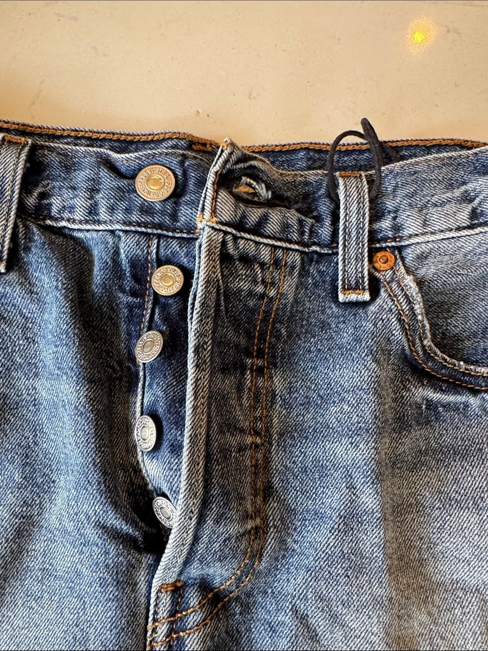 Levi’s  Icon Denim Button-Front Mini Skirt - Light Blue Wash 28